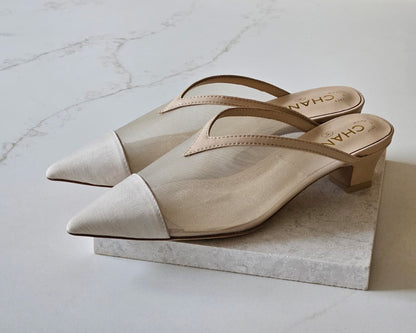 Chanel Pointed-Toe Mule - Beige & White