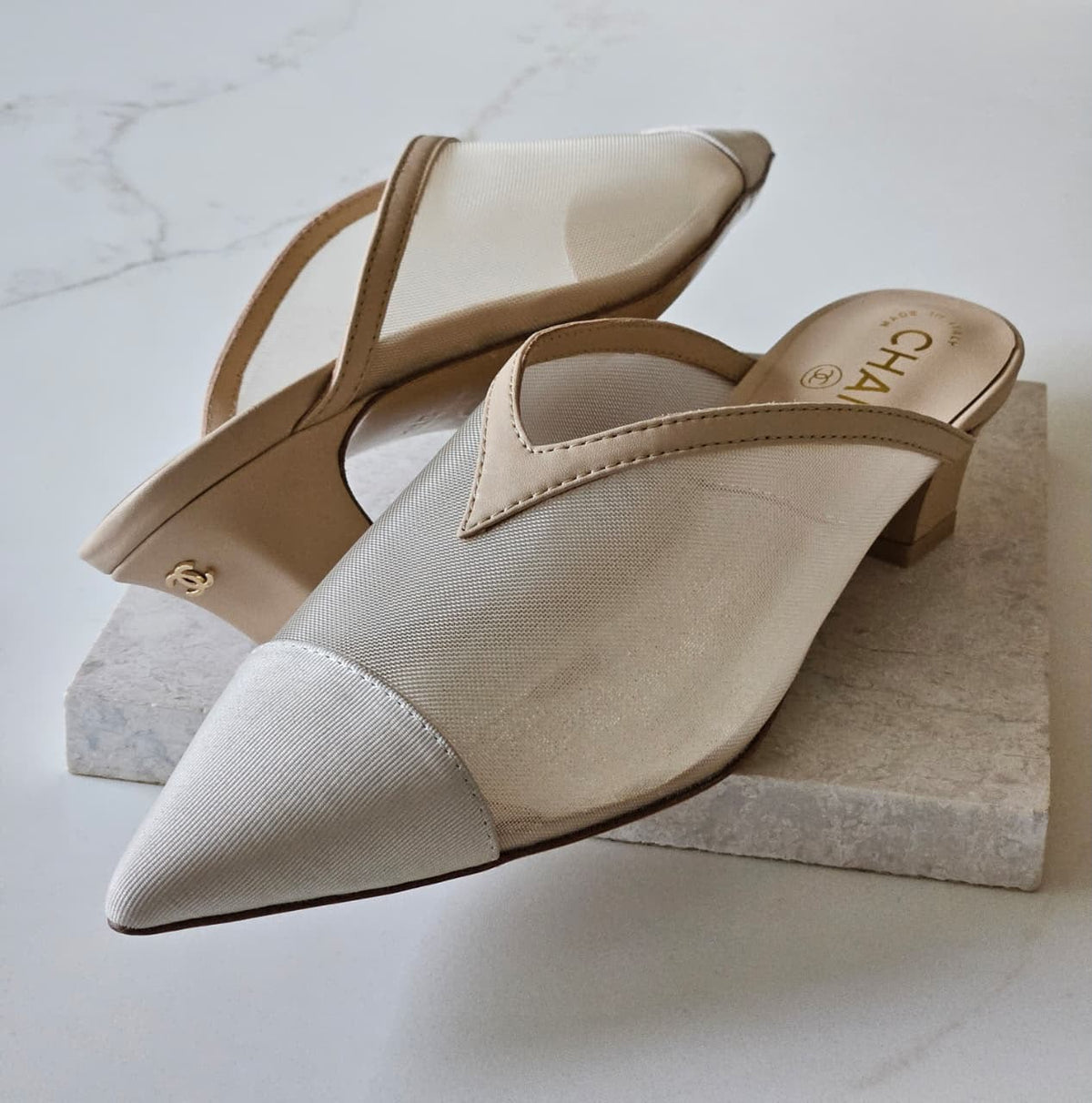 Chanel Pointed-Toe Mule - Beige & White