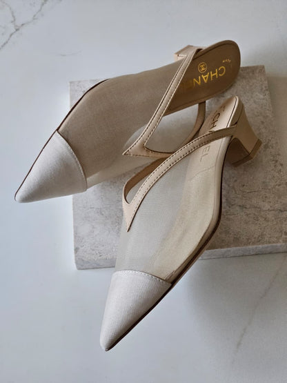 Chanel Pointed-Toe Mule - Beige & White