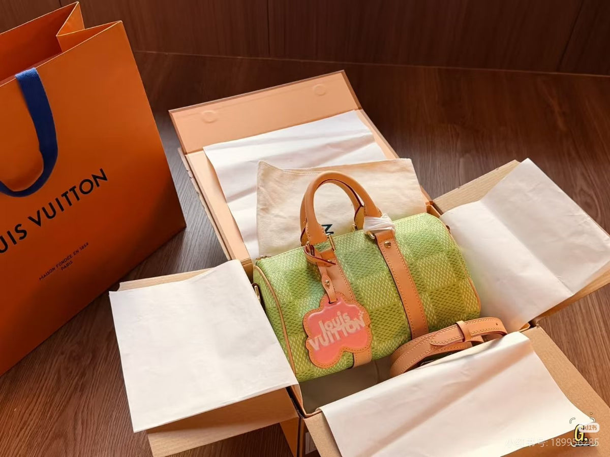 Louis Vuitton Handbag - Green