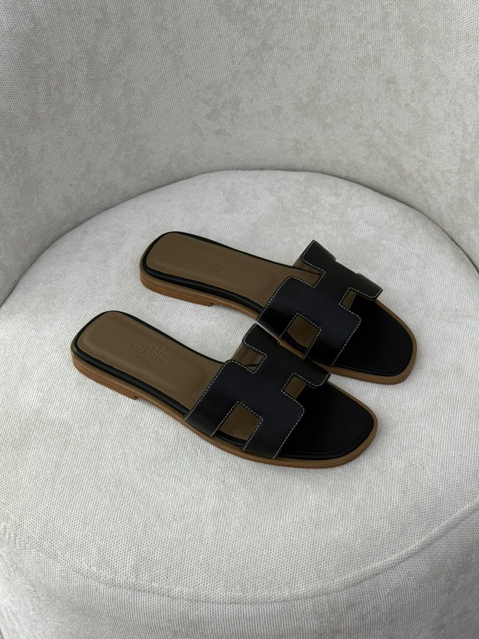 Hermès Slippers - Black