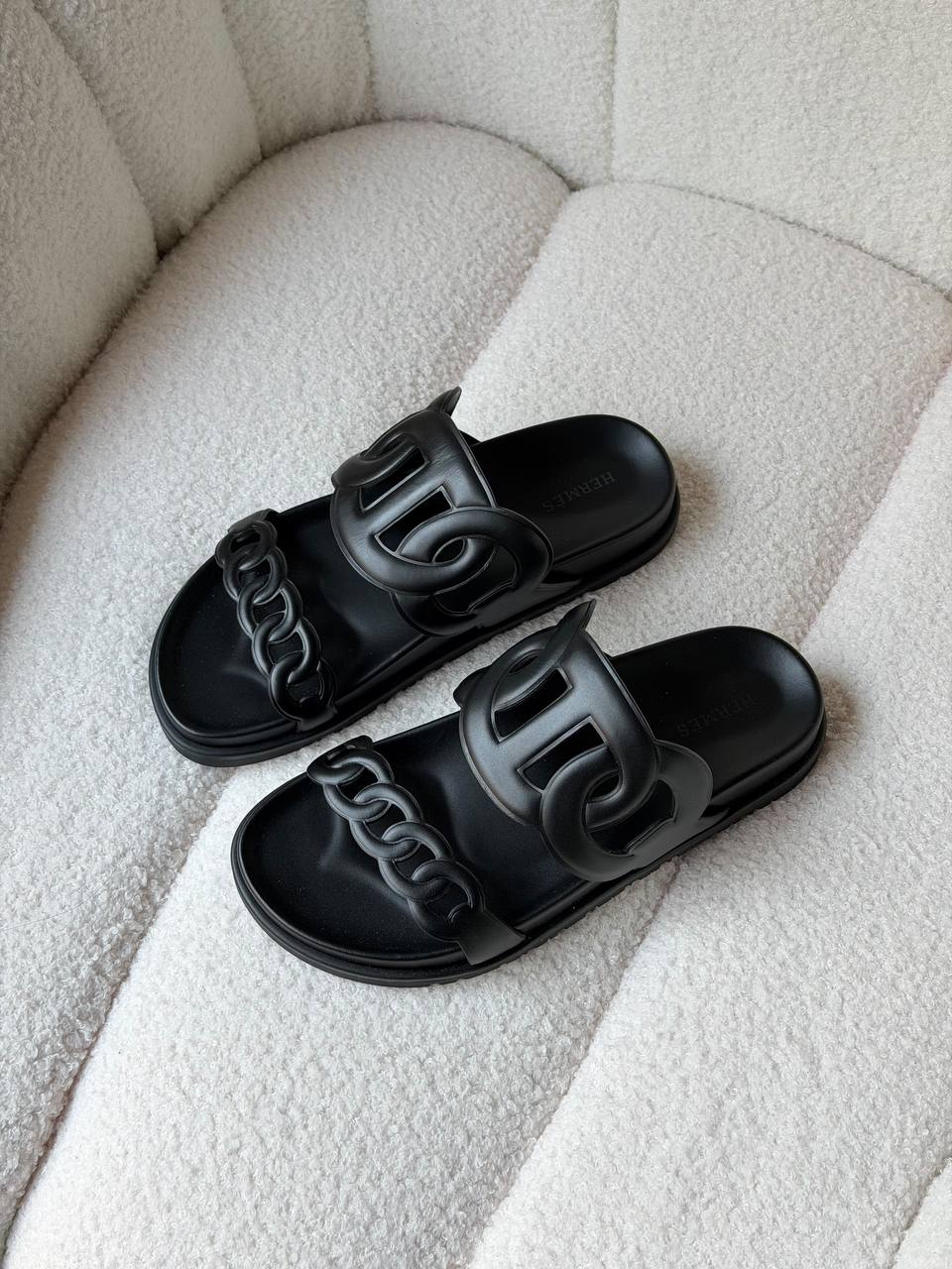 Hermes Slipper - Black