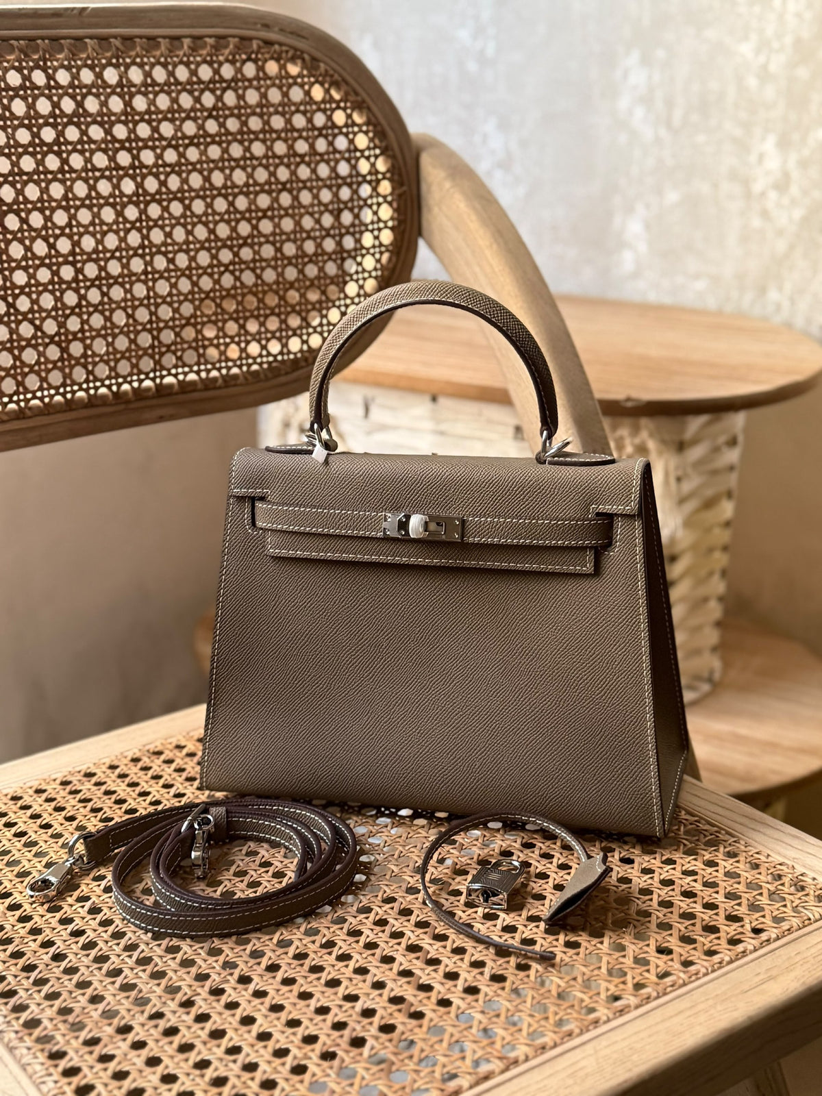 Hermès Handbag Top-Handle - Beige