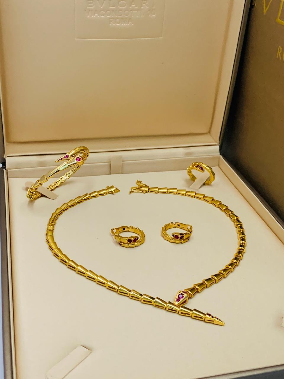 Bulgari Jewelry Set - Gold