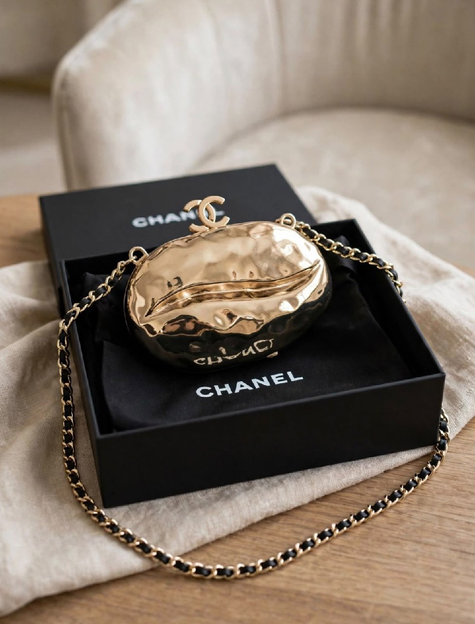 Chanel Lip-Shaped Clutch - Gold