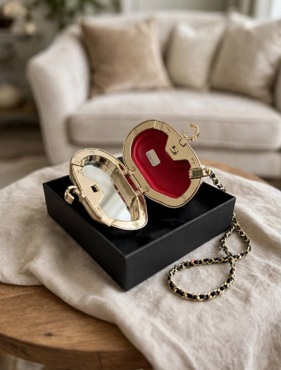 Chanel Lip-Shaped Clutch - Gold