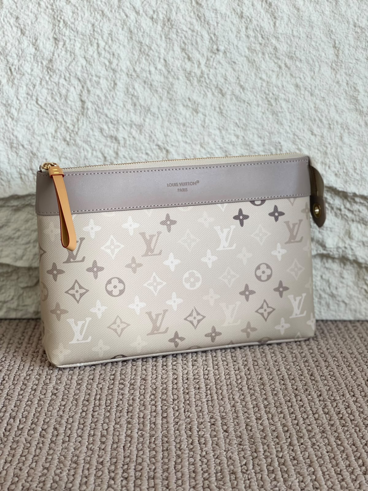 Louis Vuitton Clutch - White Monogram