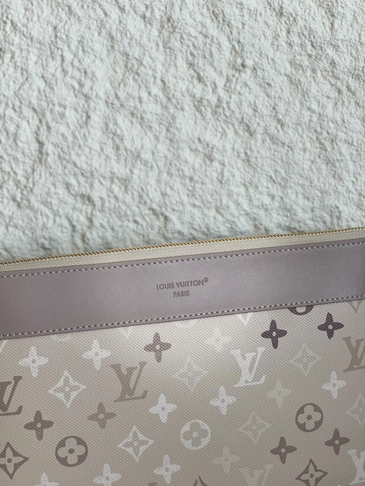 Louis Vuitton Clutch - White Monogram