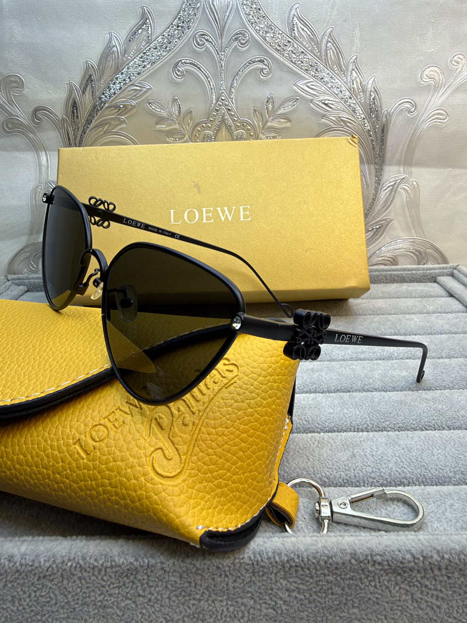 Loewe Teardrop Sunglasses - 