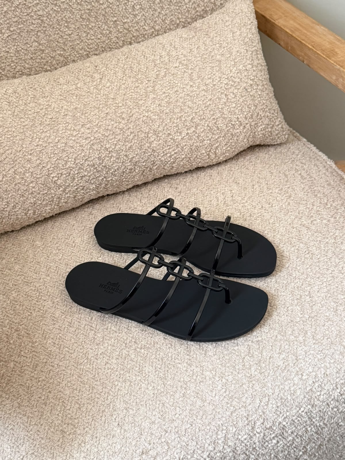 Hermes Crossbar-Chain Slippers - Black