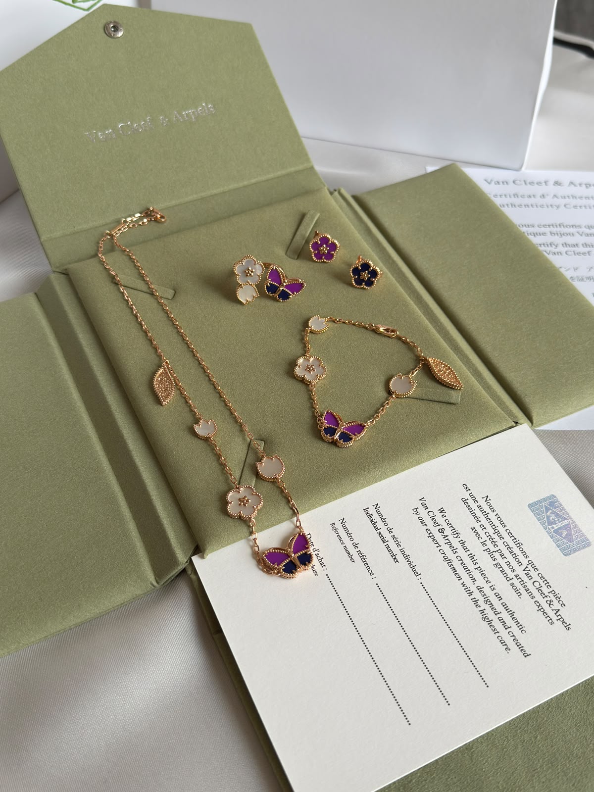 Van Cleef & Arpels Jewelry Set - Multi