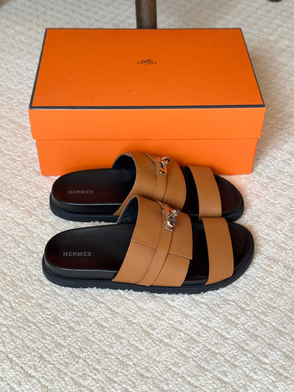Hermès Slippers - Brown