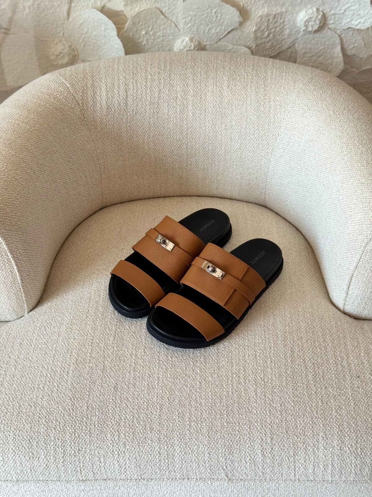 Hermès Slippers - Brown