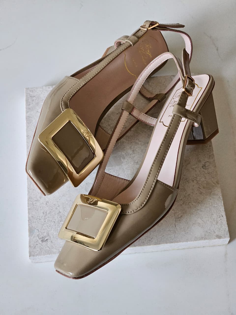 Roger Vivier Heels Square Buckle - Beige