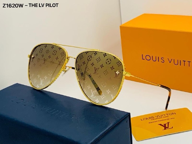 Louis Vuitton Pilot Sunglasses - 