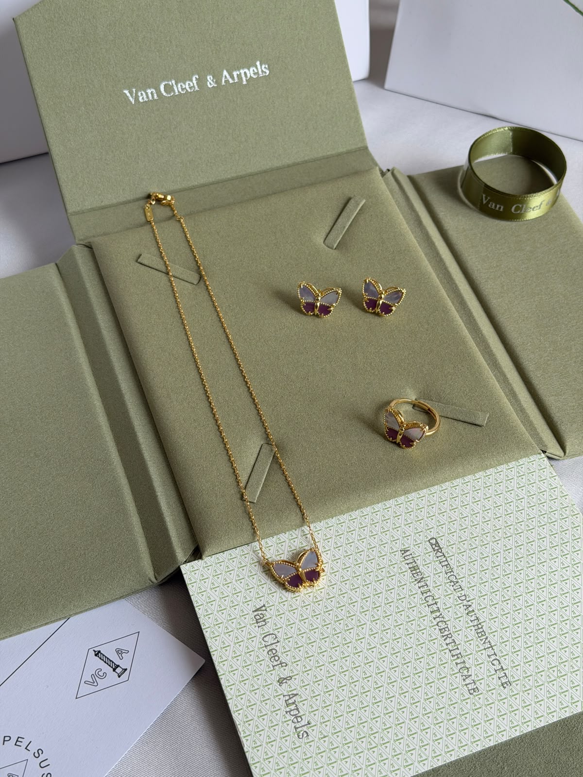 Van Cleef & Arpels Jewelry Set - Purple