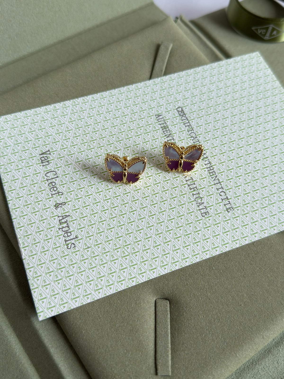 Van Cleef & Arpels Jewelry Set - Purple