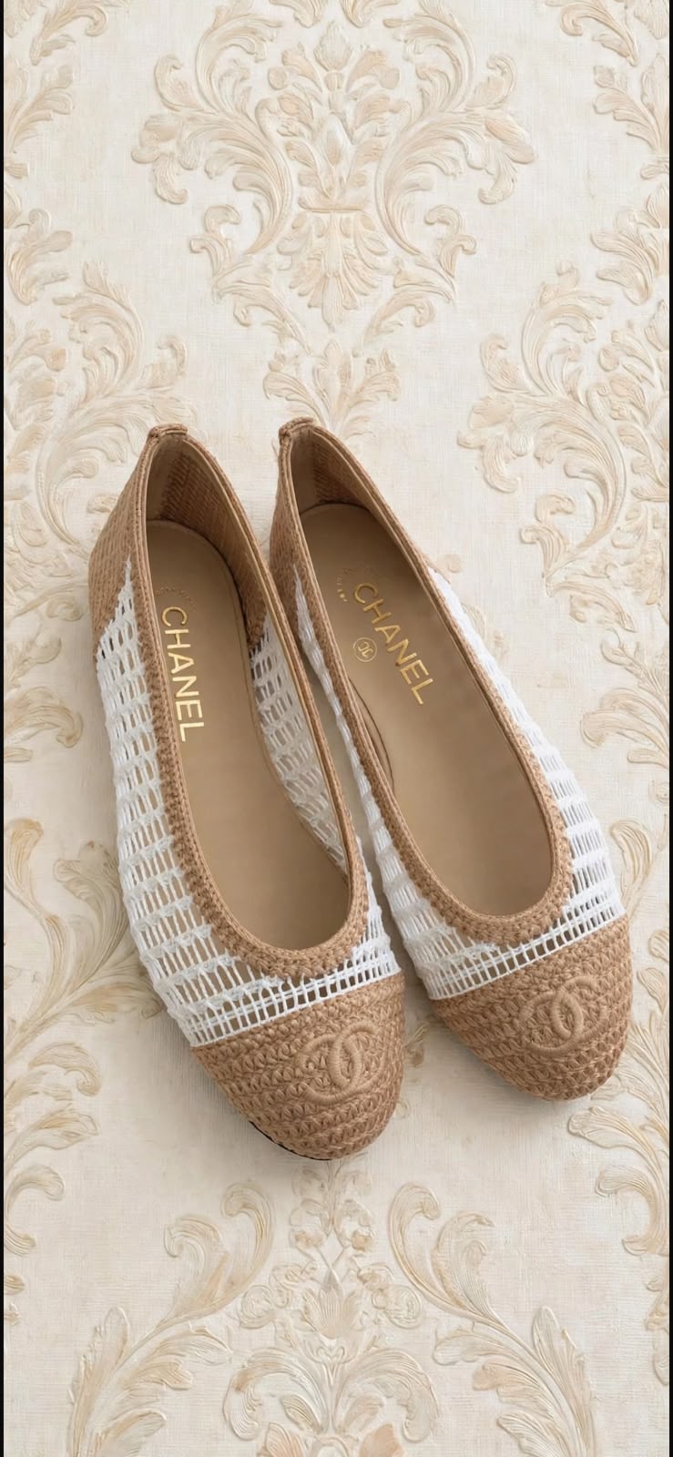 Chanel Ballerina - Beige & White