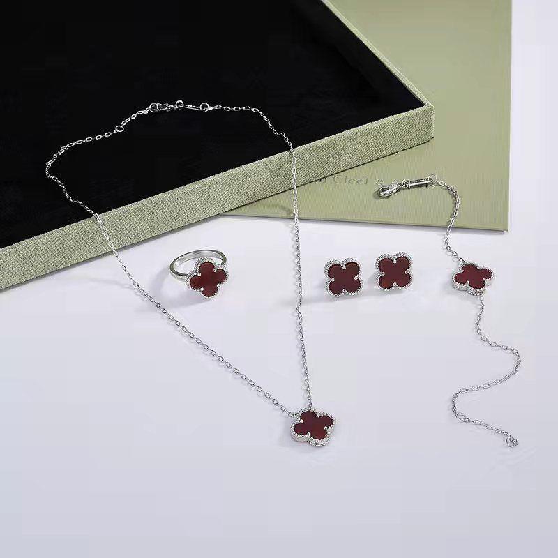 Van Cleef & Arpels Clover Jewelry Set - Burgundy