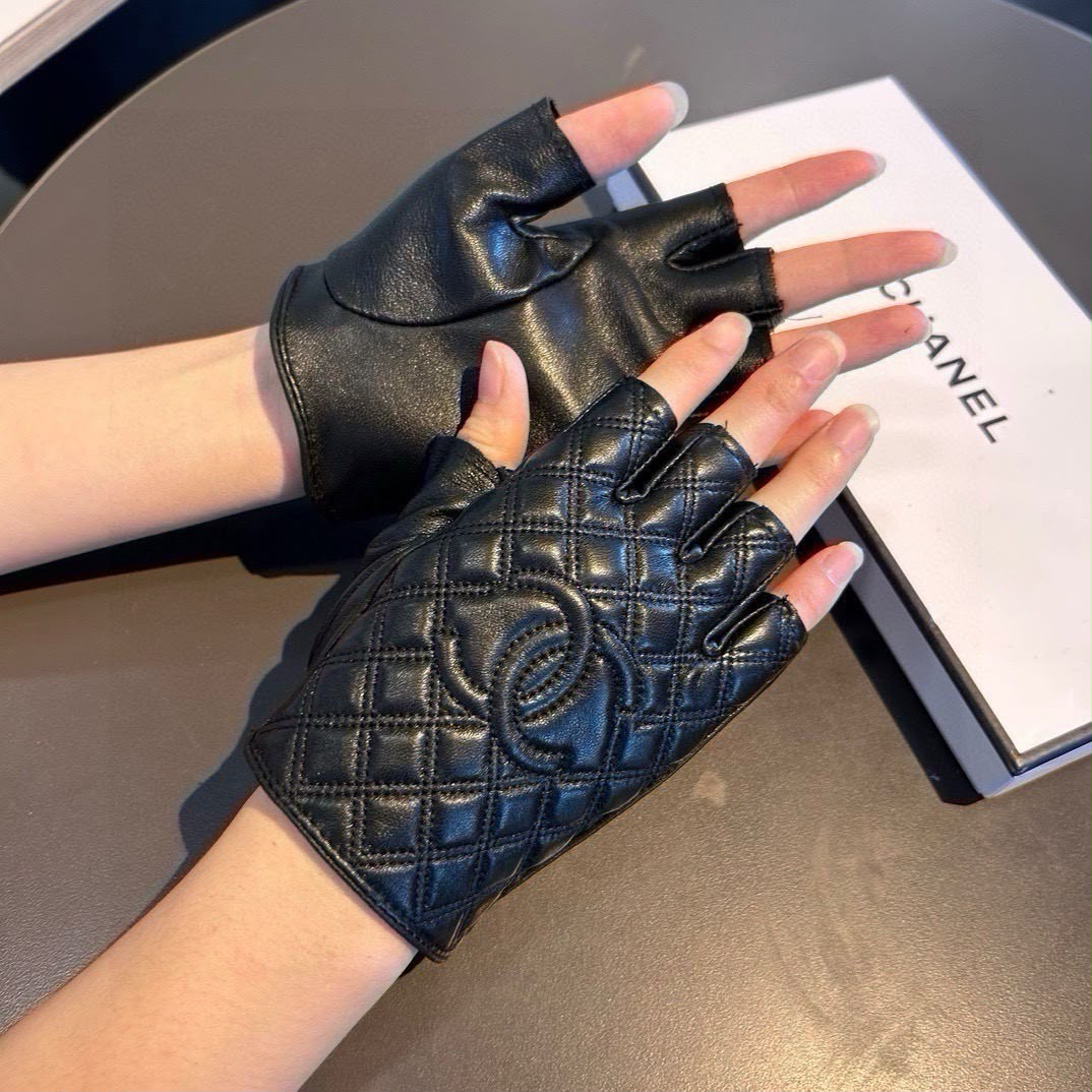 Chanel Gloves - Black