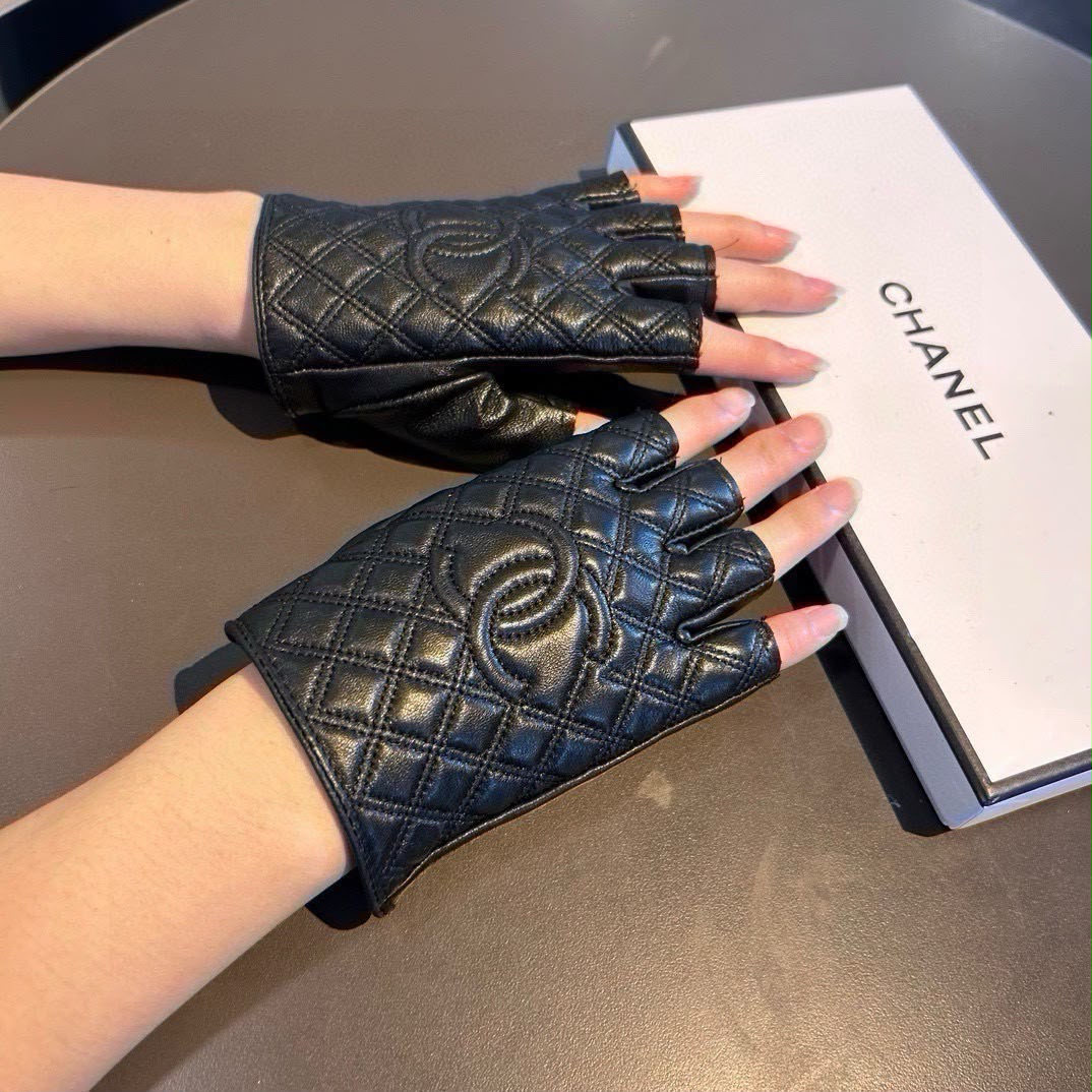 Chanel Gloves - Black