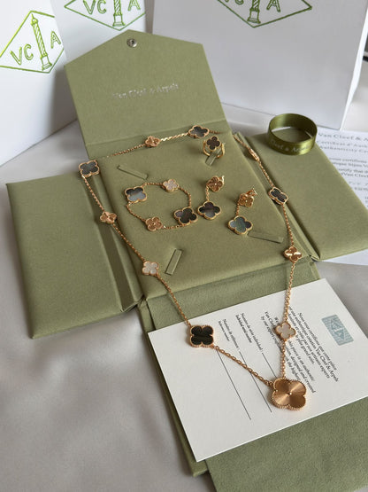 Van Cleef & Arpels Jewelry Set - Gold