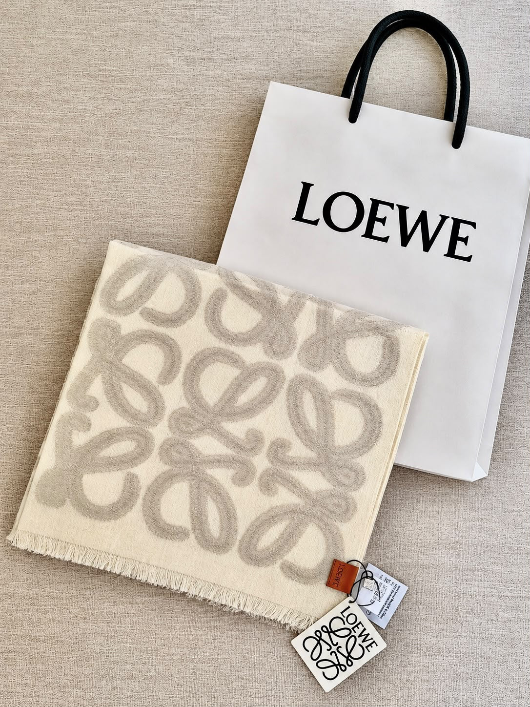 Loewe Shawl - White