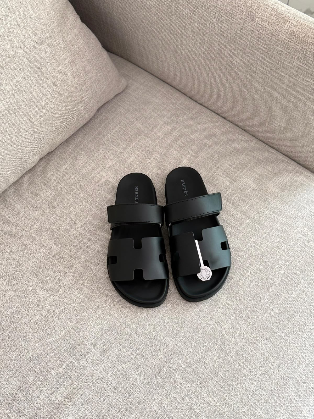 Hermès Slippers - Black