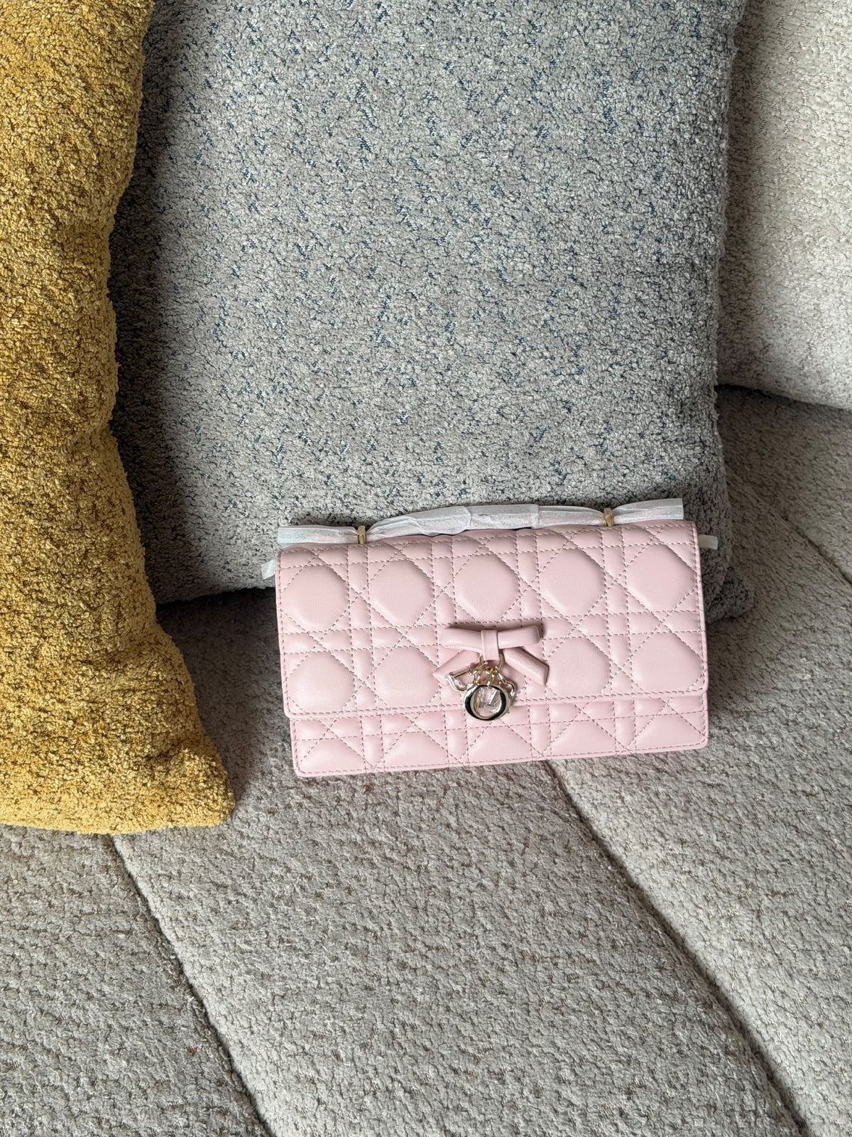 Dior Quilted Bow Handbag - Pink