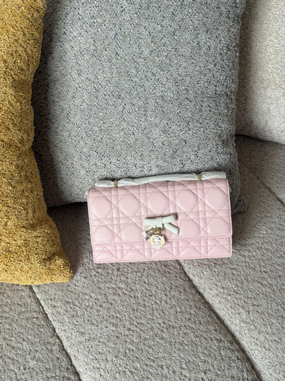 Dior Quilted Bow Handbag - Pink