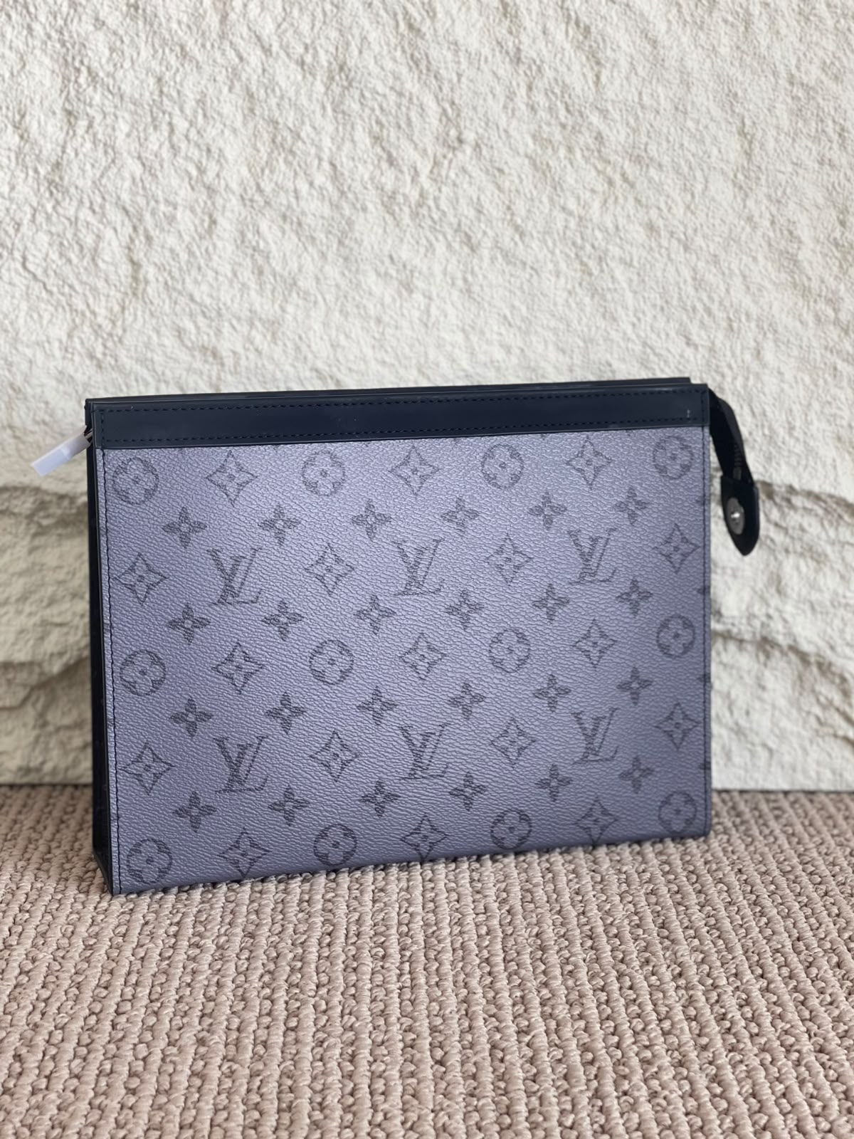 Louis Vuitton Clutch - Grey Monogram