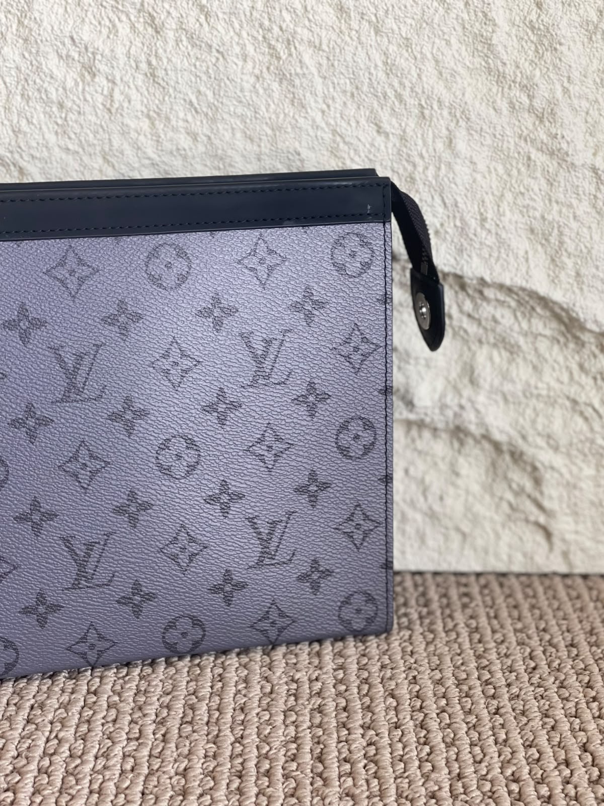 Louis Vuitton Clutch - Grey Monogram