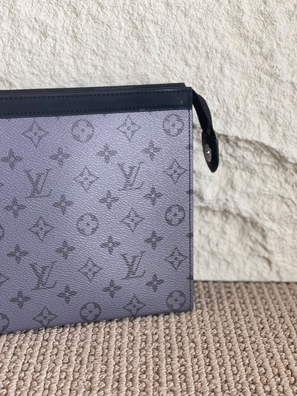 Louis Vuitton Clutch - Grey Monogram