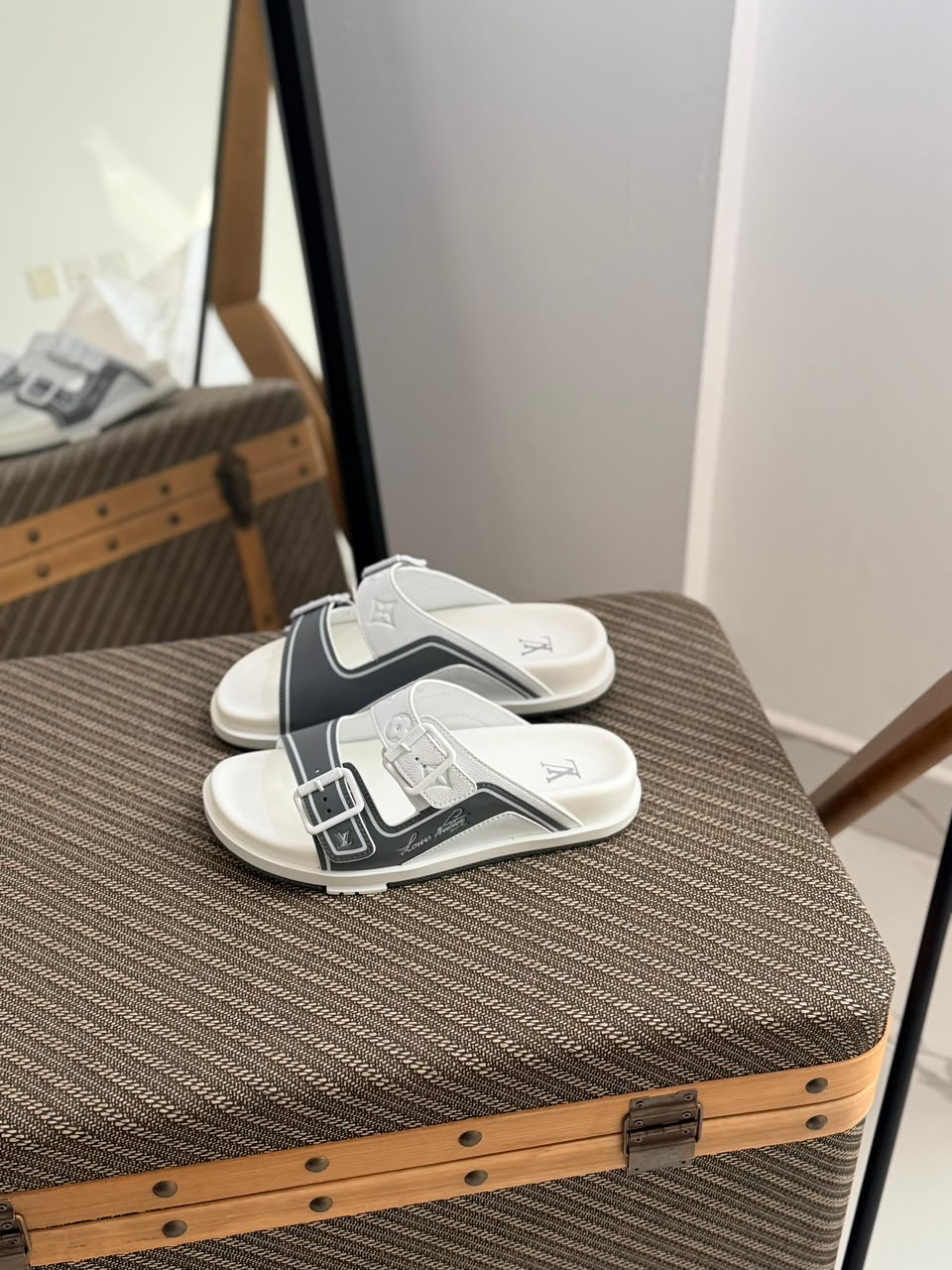 Louis Vuitton Slippers - White