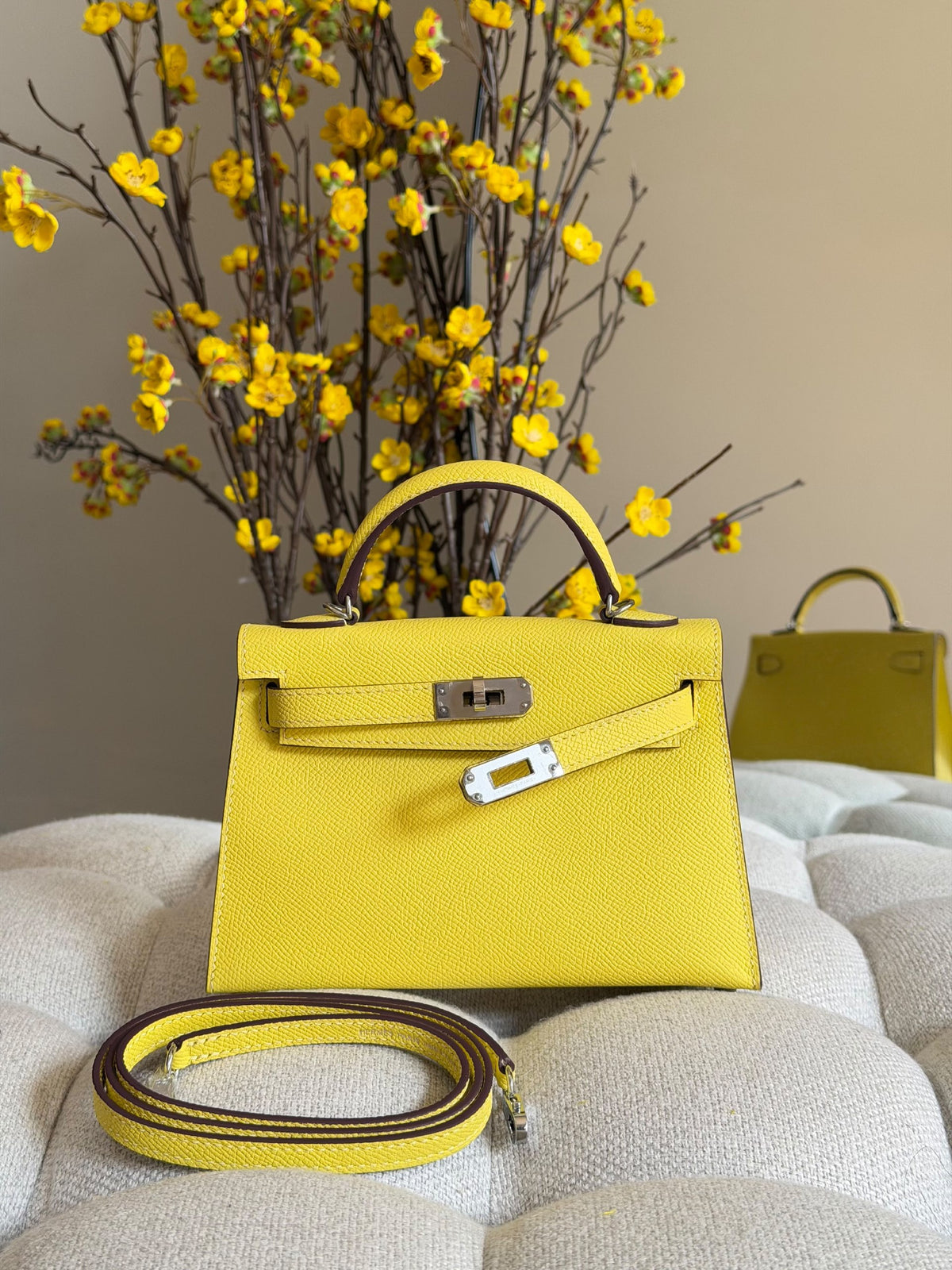Hermès Top-Handle Handbag - Yellow