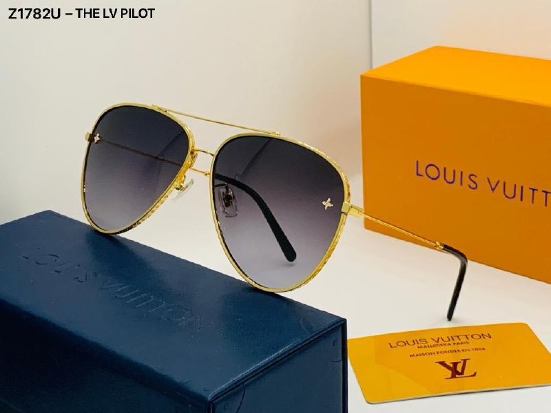 Louis Vuitton Pilot Sunglasses - 