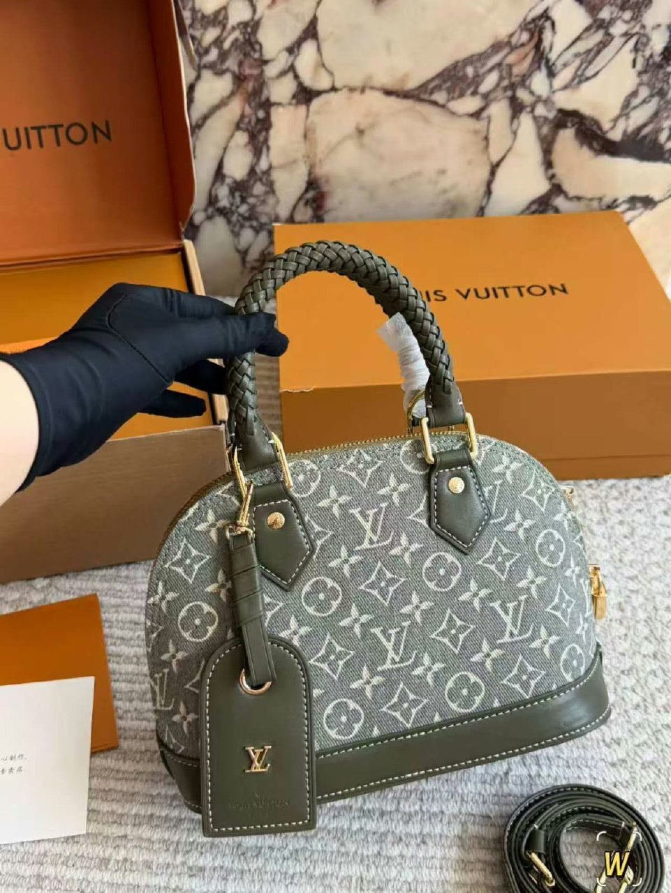 Louis Vuitton Handbag - Grey Monogram
