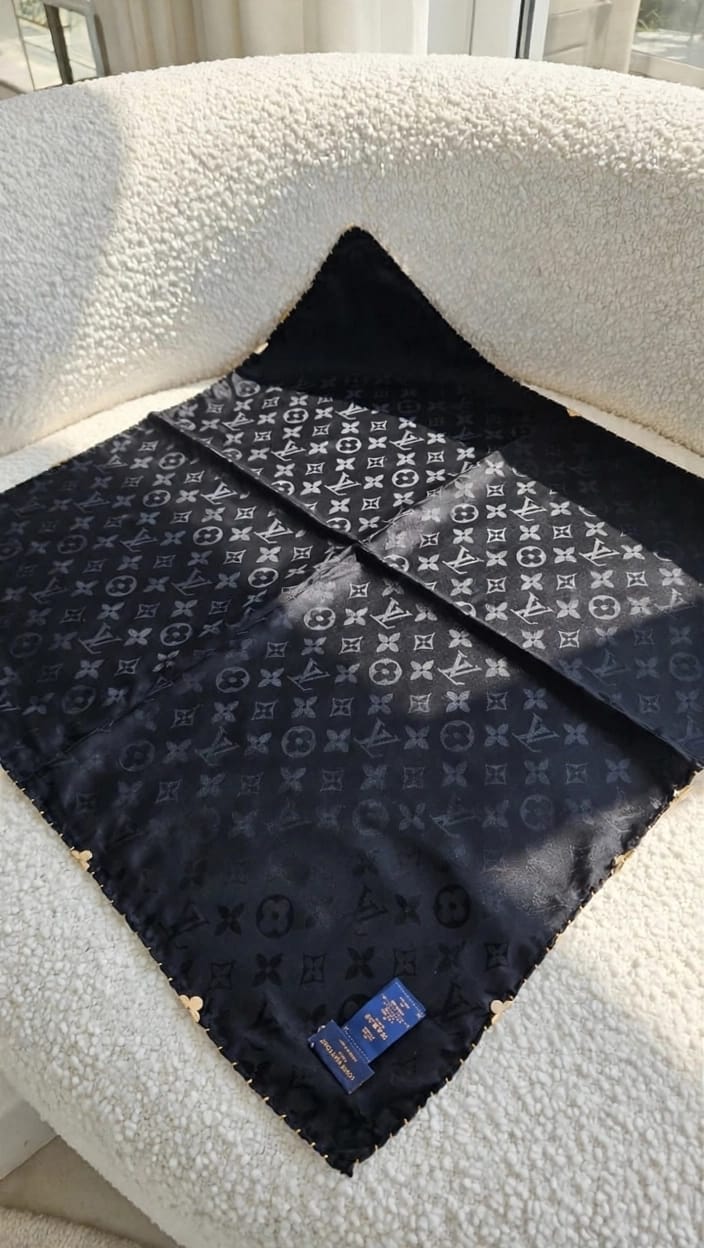 Louis Vuitton Scarf - Black Monogram