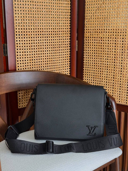 Louis Vuitton Messenger Bag - 