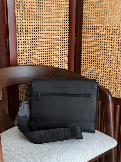 Louis Vuitton Messenger Bag - 