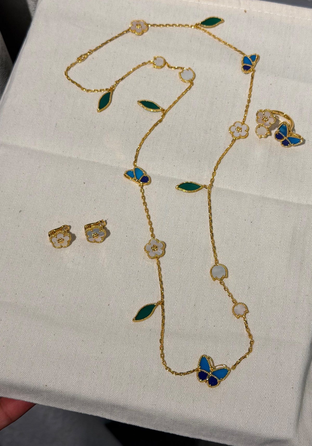 Van Cleef & Arpels Jewelry Set - Multi