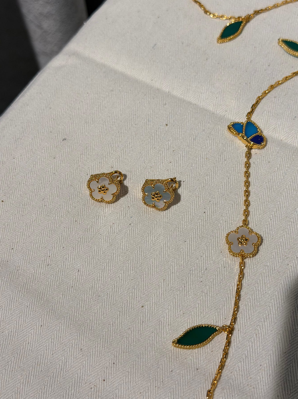 Van Cleef & Arpels Jewelry Set - Multi