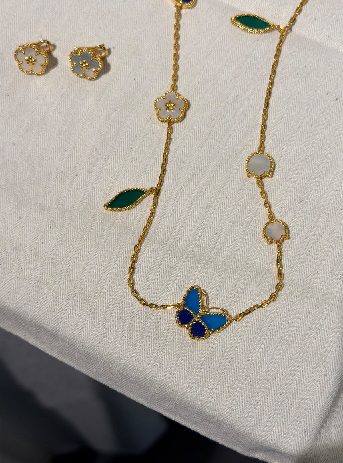 Van Cleef & Arpels Jewelry Set - Multi