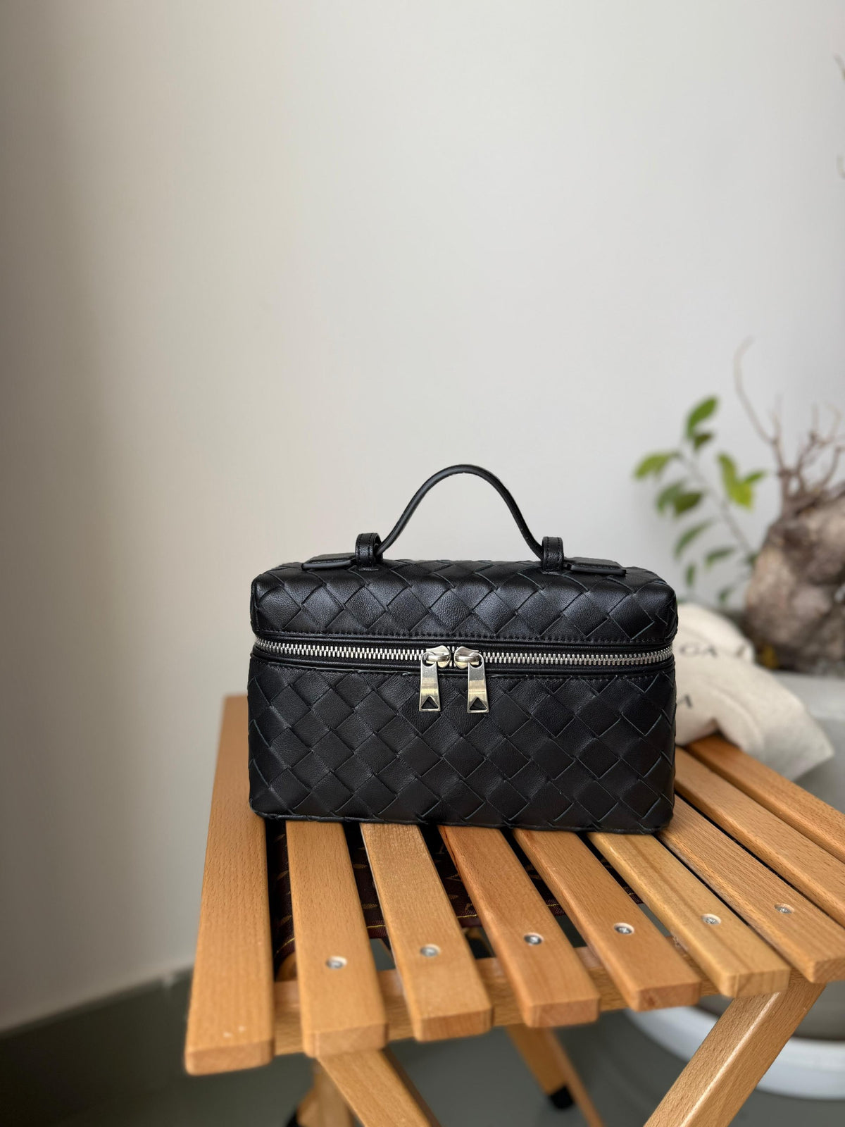Bottega Veneta Woven Vanity Makeup Bag - Black