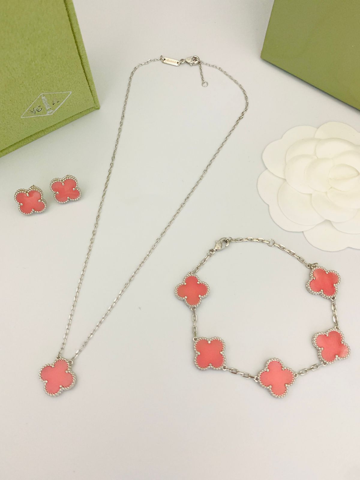 Van Cleef & Arpels Clover Jewelry Set - Pink