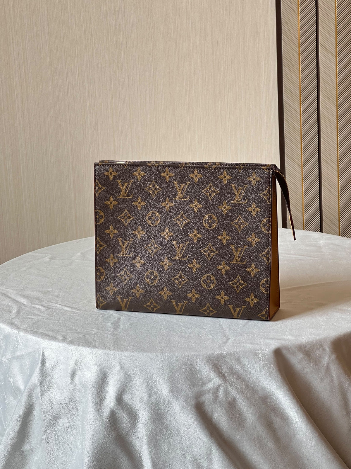 Louis Vuitton Clutch - Brown Monogram