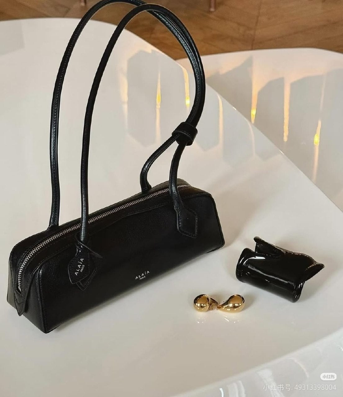 Alaïa Shoulder Bag - Black