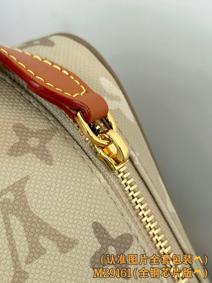 Louis Vuitton Wash Bag - Beige