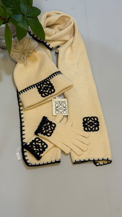 Loewe Scarf & Beanie - White