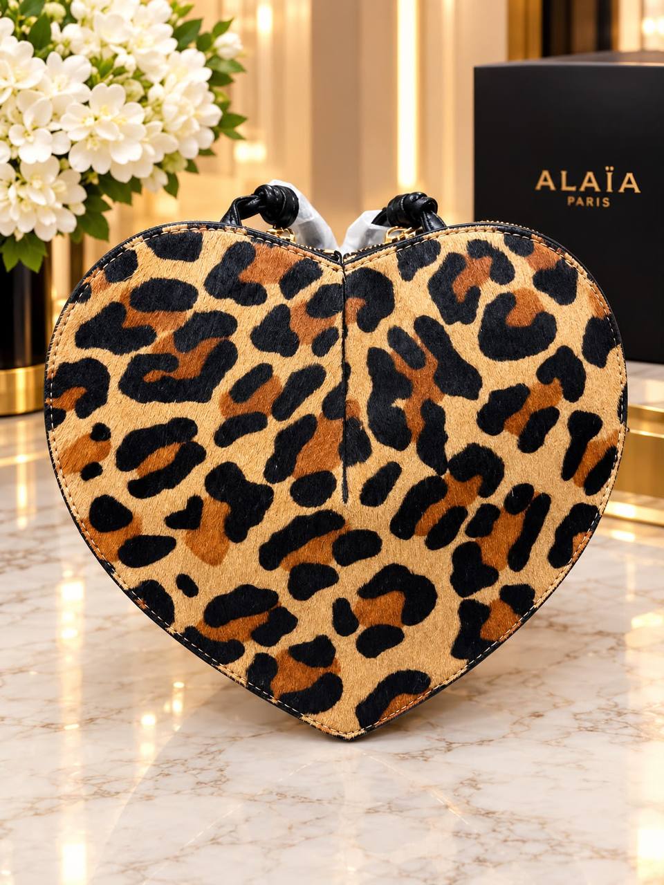 Alaia Sling Bag - 
